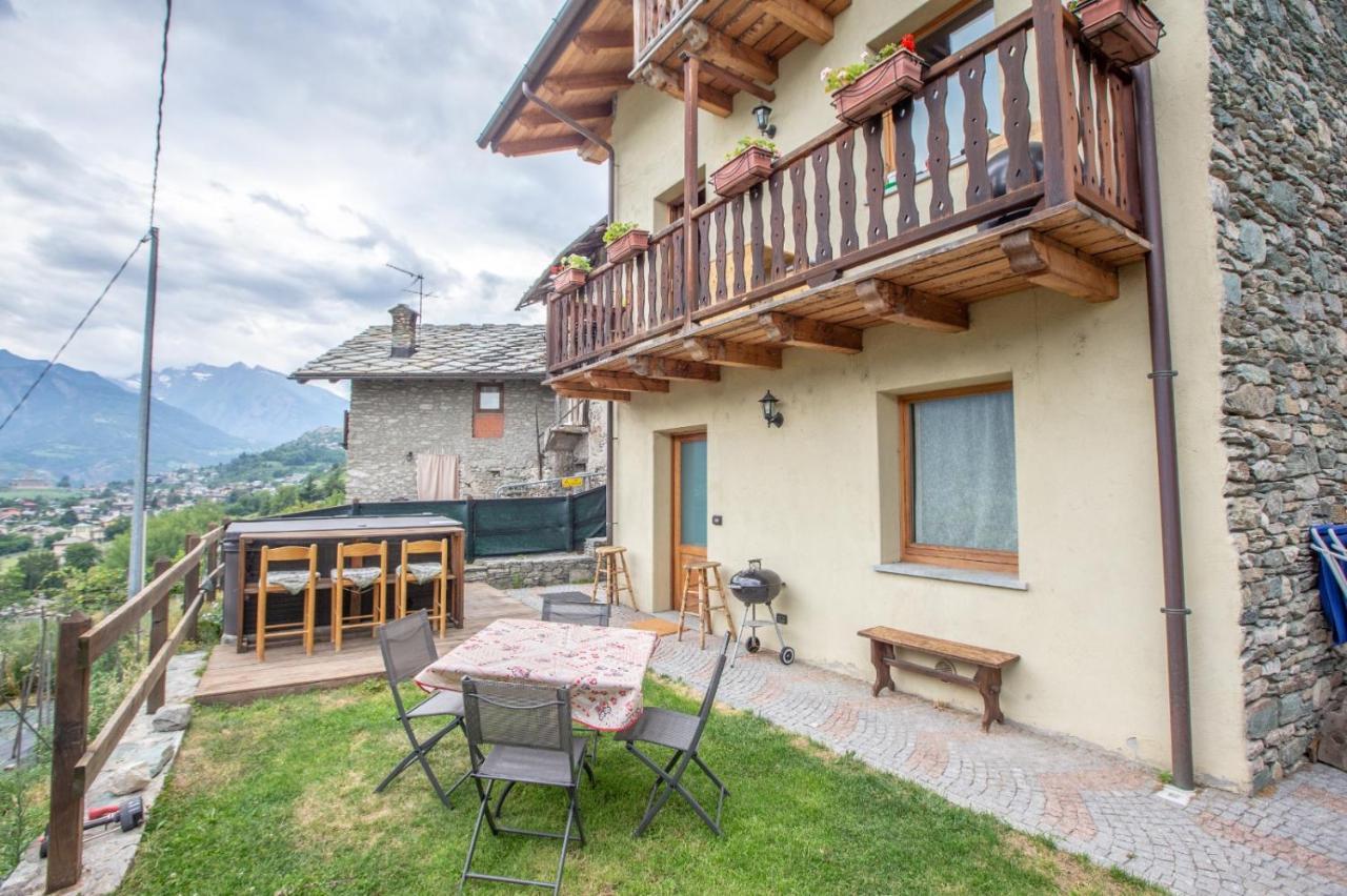 Ferienwohnung Casa Alpina - Sarre Aosta Exterior foto