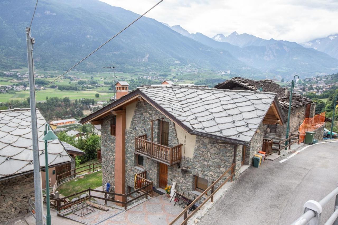 Ferienwohnung Casa Alpina - Sarre Aosta Exterior foto